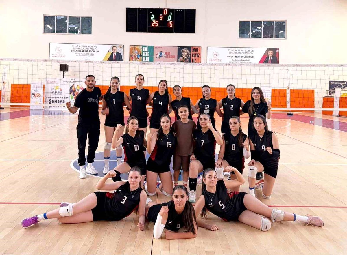 Elazığ Kız Voleybol Takımı Yarı Finale Yükseldi
