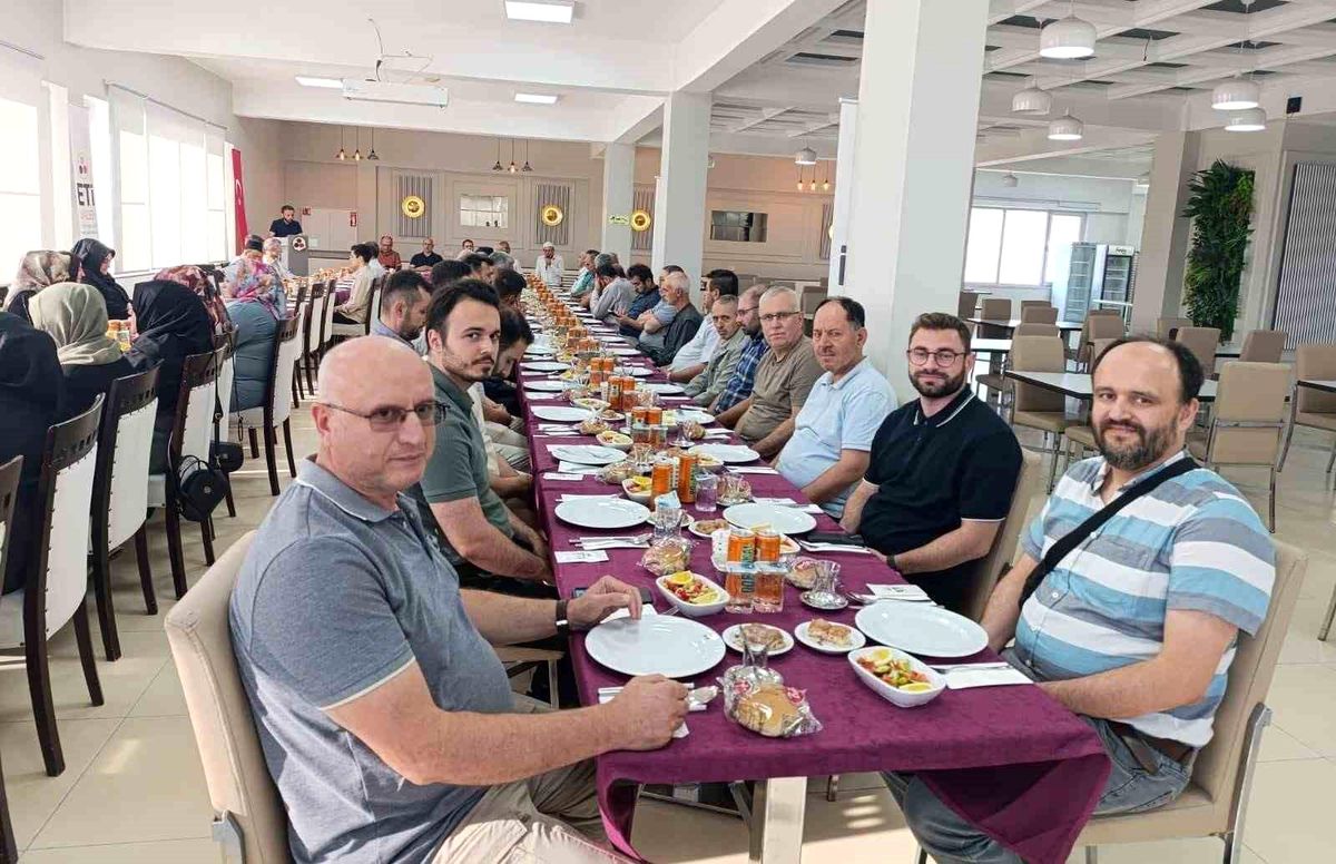 Müftü İsmail Çınar\'a Veda Yemeği