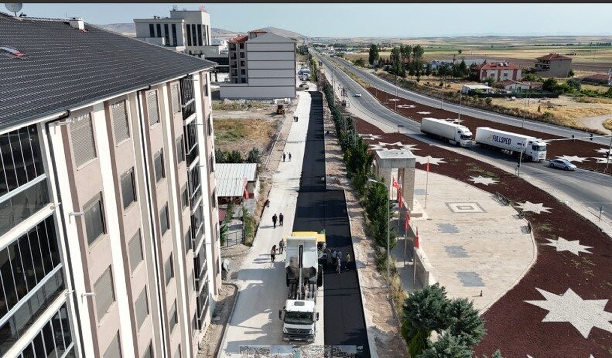 Emirdağ Hastane Yolu Sıcak Asfaltla Yenileniyor