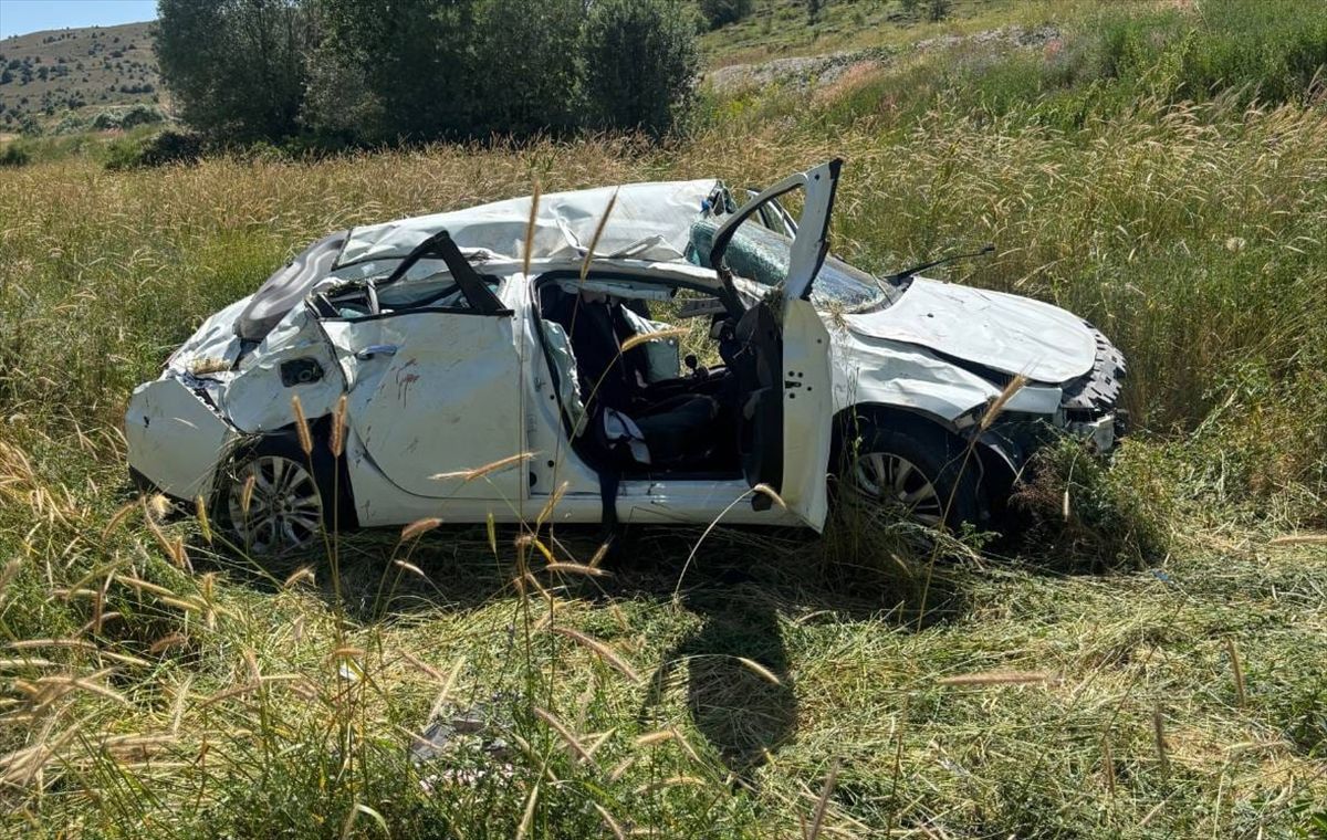 Erzincan\'da Trafik Kazası: 1 Ölü, 1 Yaralı