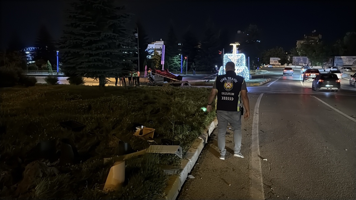 Erzurum\'da Takla Atan Araçta 3 Yaralı