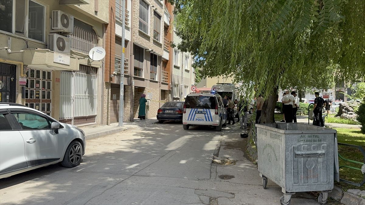 3. Kattan Düşen Kadın Hayatını Kaybetti