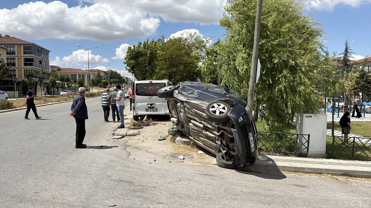 Eskişehir\'de Kazada 8 Yaralı