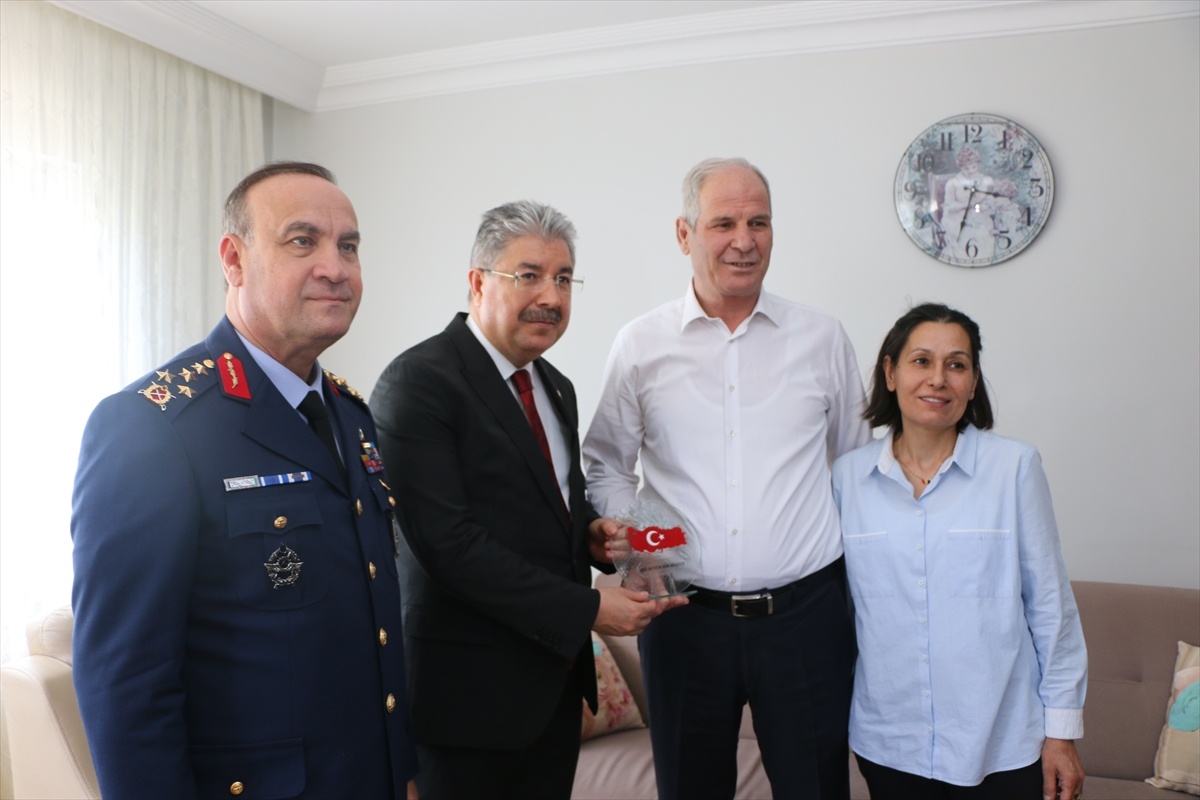 Vali Yılmaz, 15 Temmuz gazilerini evlerinde ziyaret etti