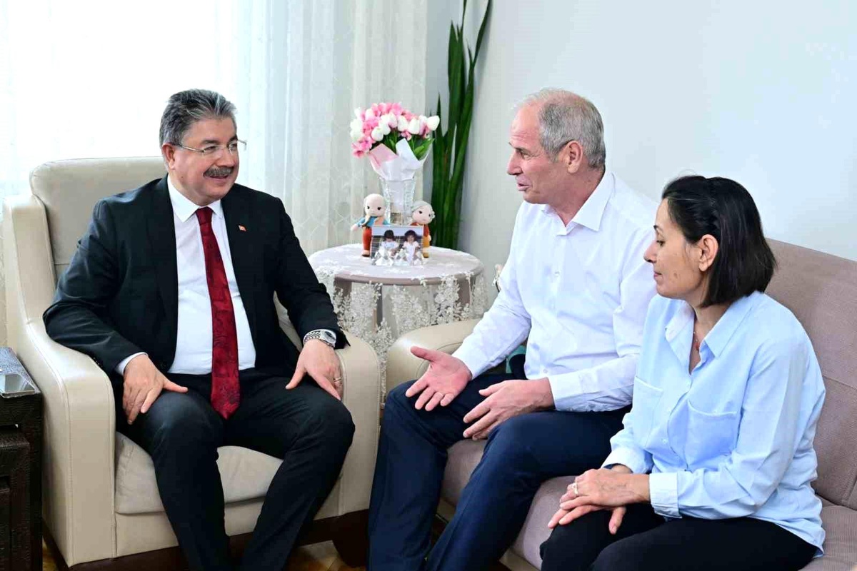Vali Yılmaz, 15 Temmuz gazilerini evlerinde ziyaret etti