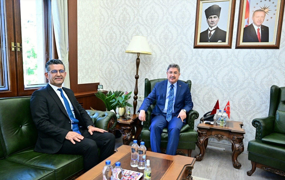 Vali Yılmaz, Ömer Süt\'ü kabul etti