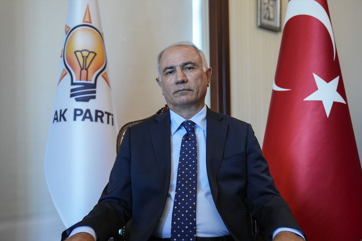 Efkan Ala: 15 Temmuz\'da TÜRKSAT\'ta helikopterlere silahlarla engel olduk