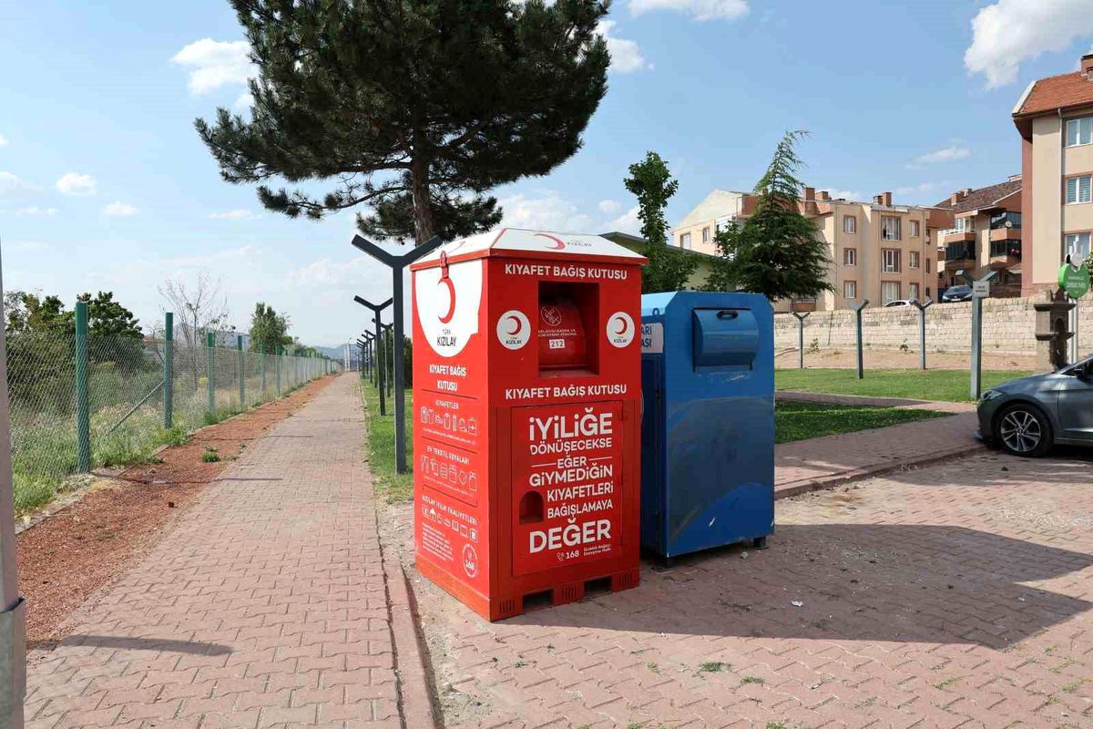 Hacılar\'da kıyafet bağış kutuları hizmete girdi