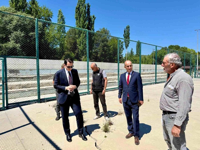 Hisarcık’ta spor alanları bakım ve onarım çalışmaları sürüyor