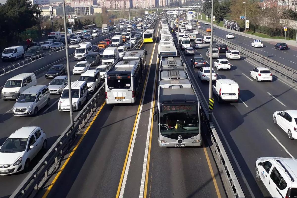 Metrobüs yarın FSM Köprüsü\'nü kullanacak