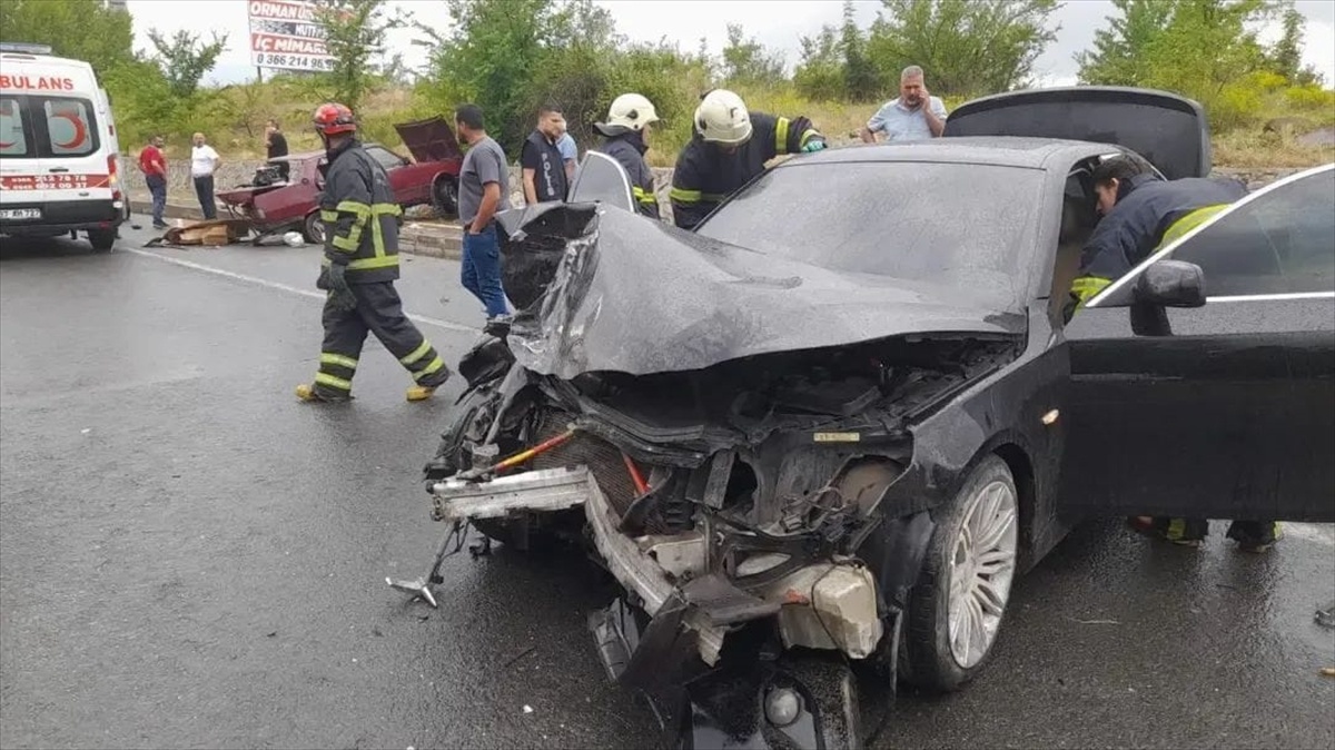 Kastamonu\'da Trafik Kazası: 3 Yaralı