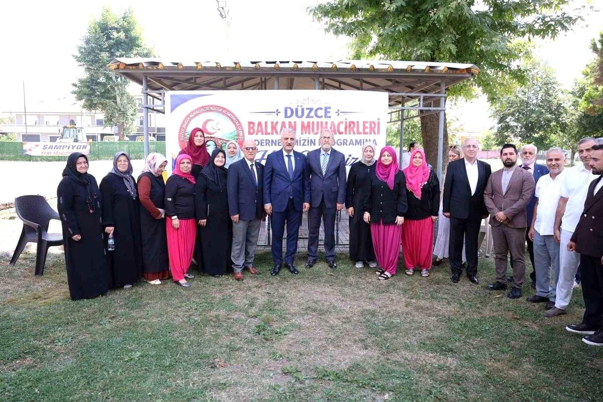 Vali Makas\'tan Balkan Muhacirleri Derneği\'ne Destek