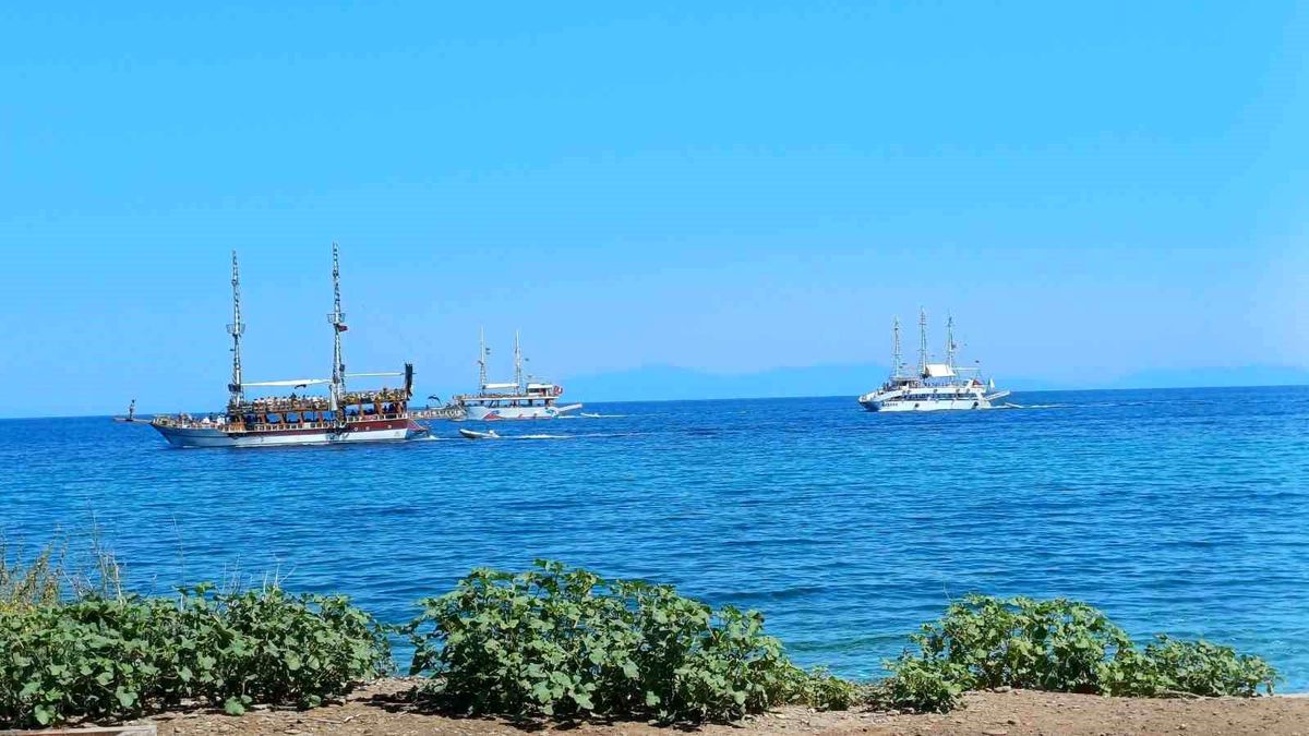 Kuşadası\'nda Yaz Turizmi Canlandı