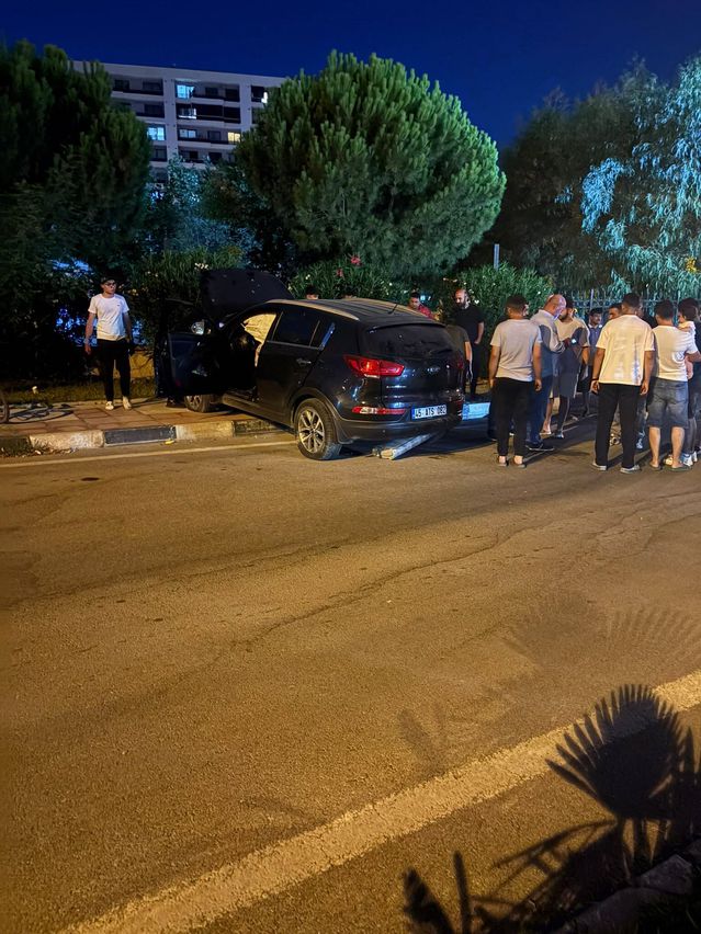 Yunusemre’de Kavşak Kazası: 4 Yaralı
