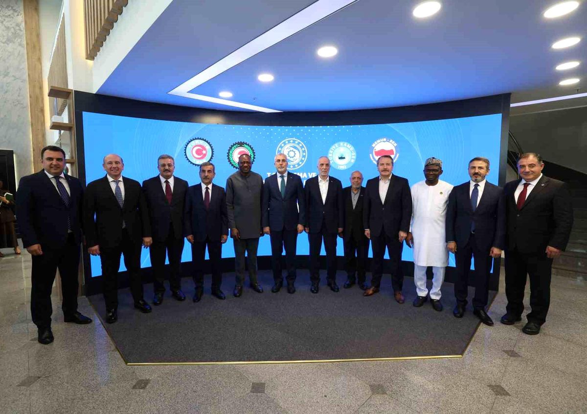 Memur-Sen Başkanı: 15 Temmuz\'da işgal girişimi durduruldu