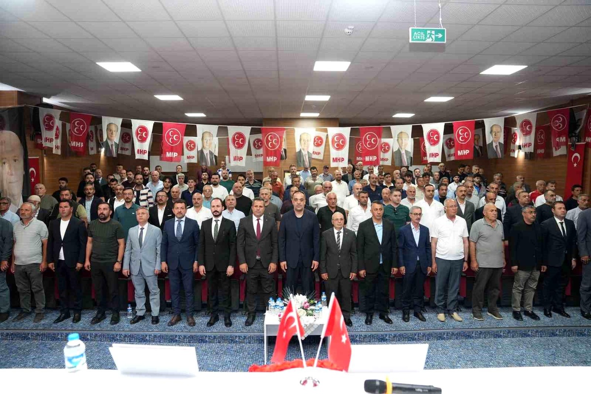 MHP Tortum İlçe Başkanlığı\'nda İlhan Uzun güven tazeledi