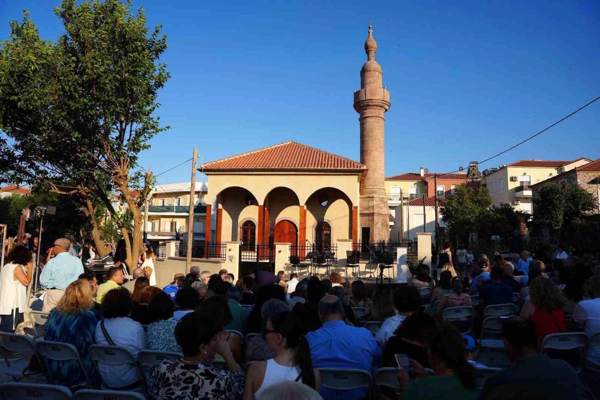 Midilli\'de Tarihi Camii Yeniden Açıldı