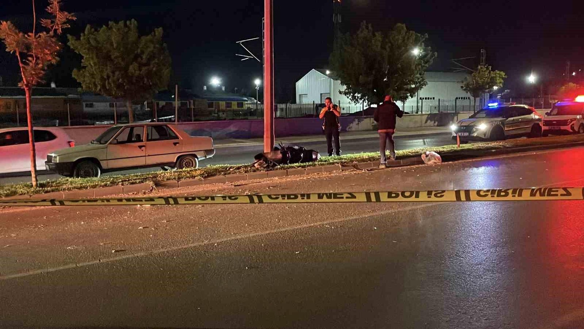 Sivas\'ta Motosiklet Kazası: Genç Hayatını Kaybetti