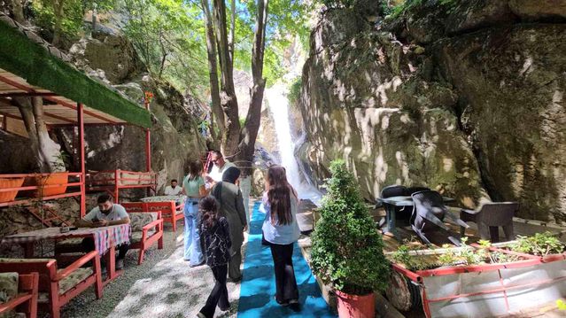 Nehri Şelalesi Yazın İlgi Odağı