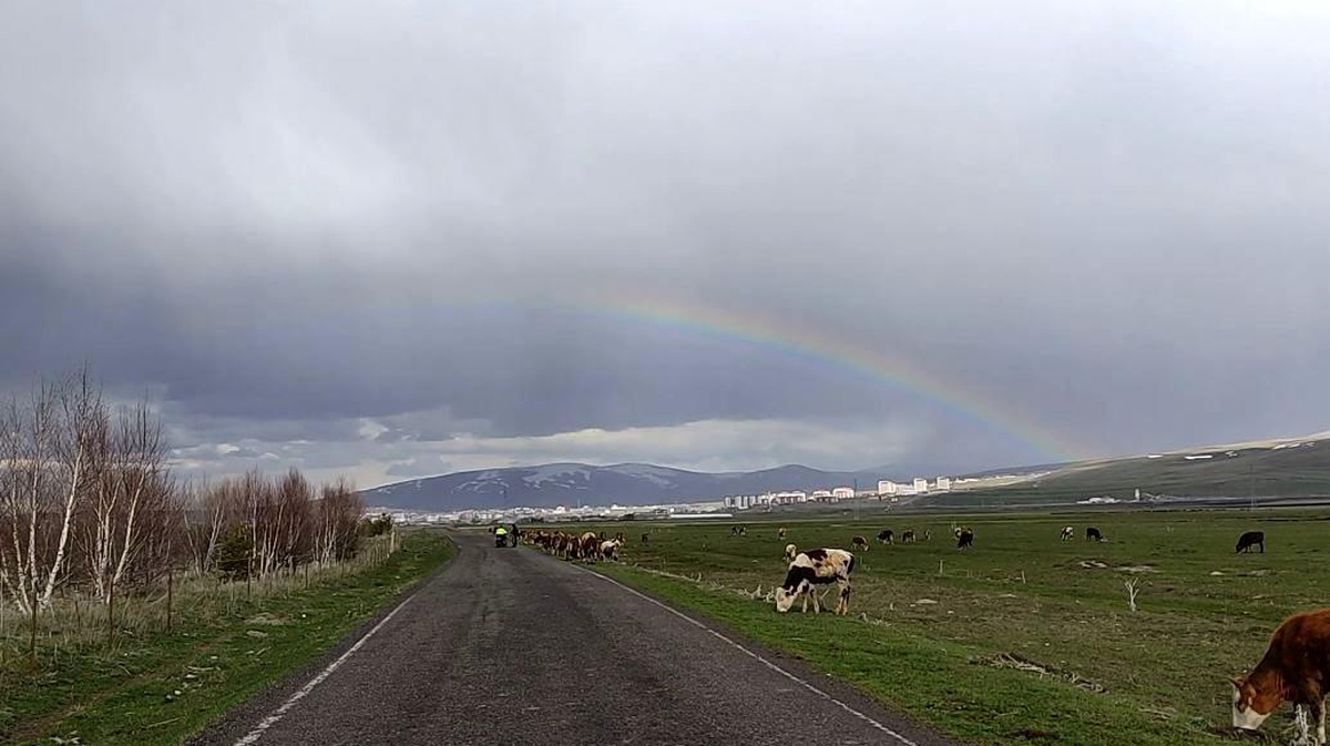 Ardahan\'da Gökkuşağı Güzelliği