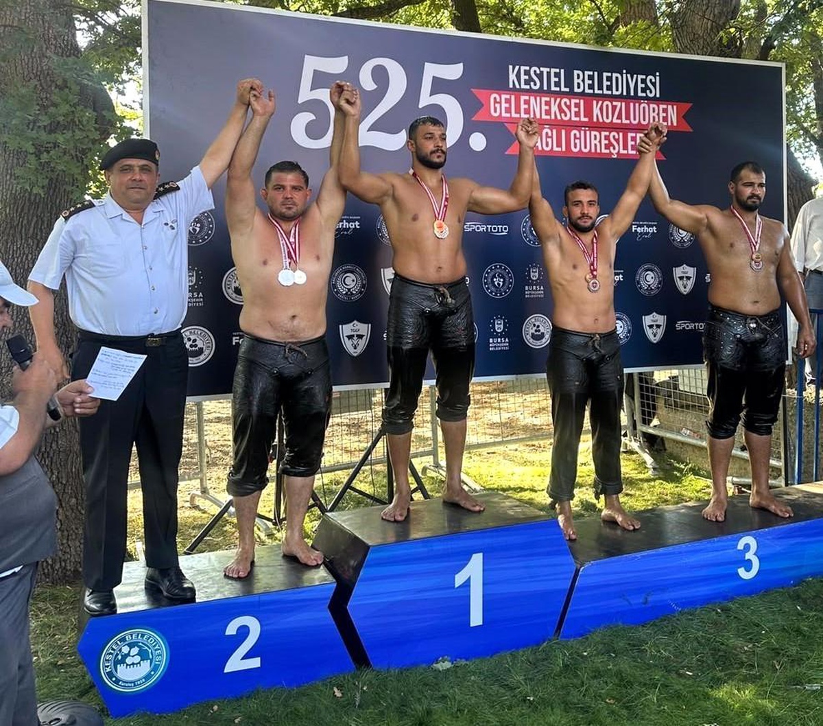 Sakarya Büyükşehir sporcularından 2 farklı branşta derece