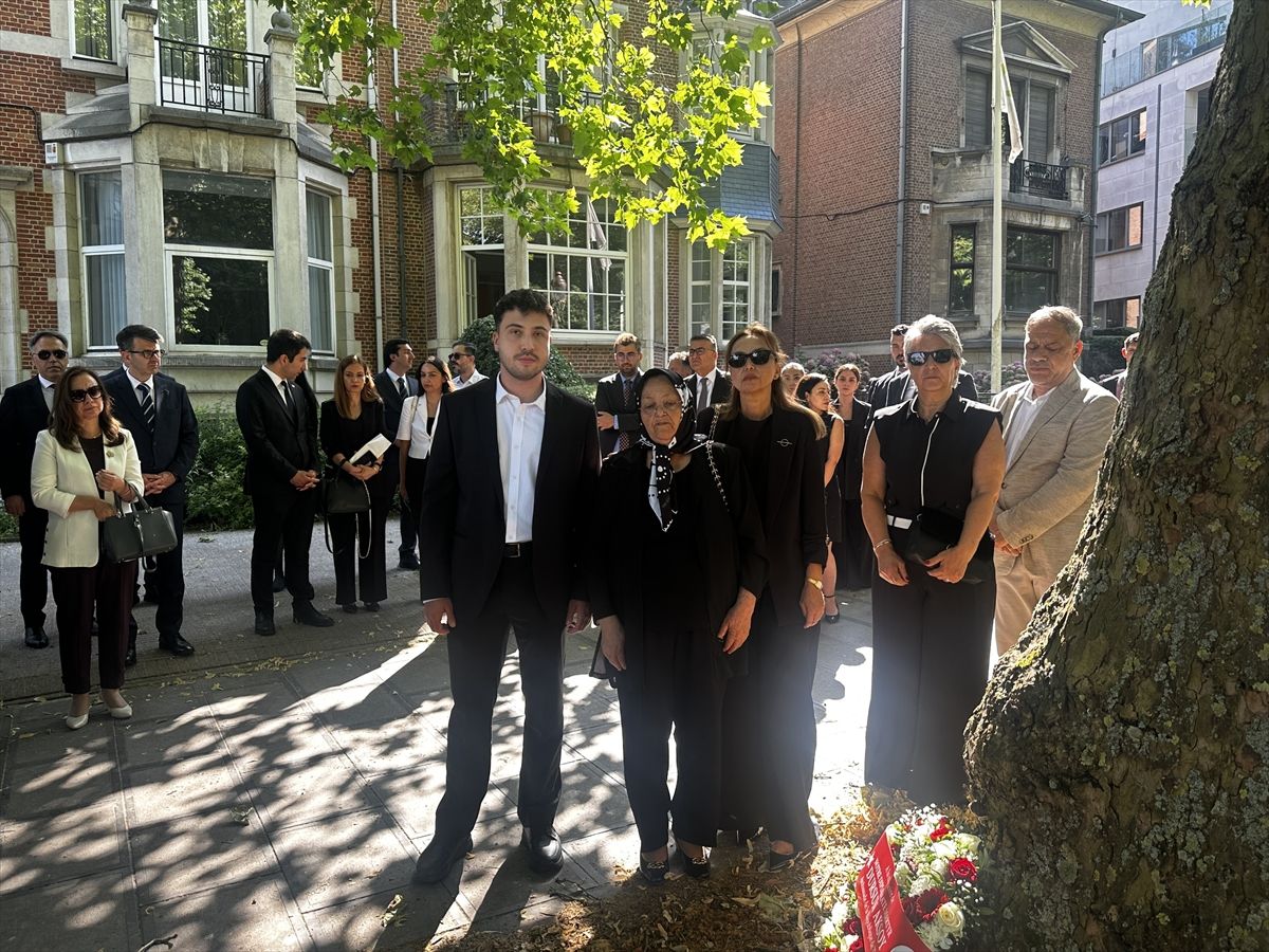 Şehit diplomat Dursun Aksoy Brüksel\'de anıldı