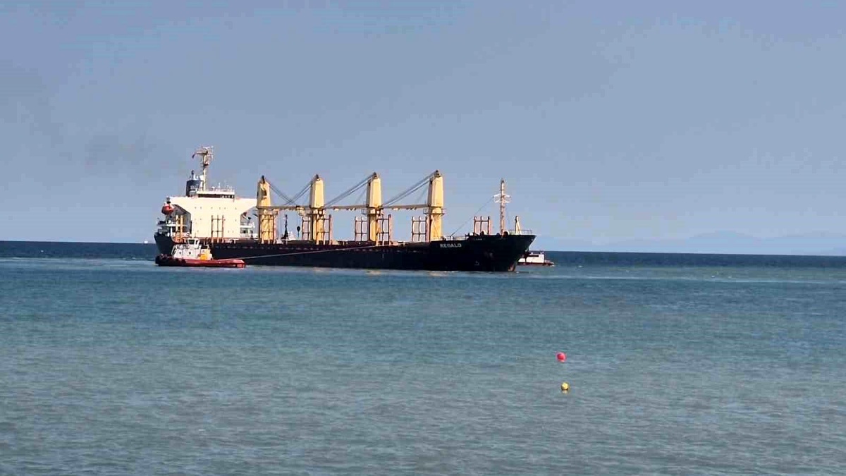 Tekirdağ\'da Yük Gemisi Kurtarma Çalışmaları Devam Ediyor