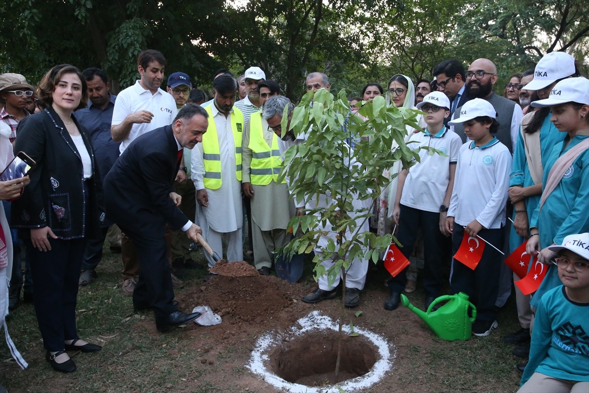 TİKA Pakistan\'da 15 Temmuz anısına fidan dikti