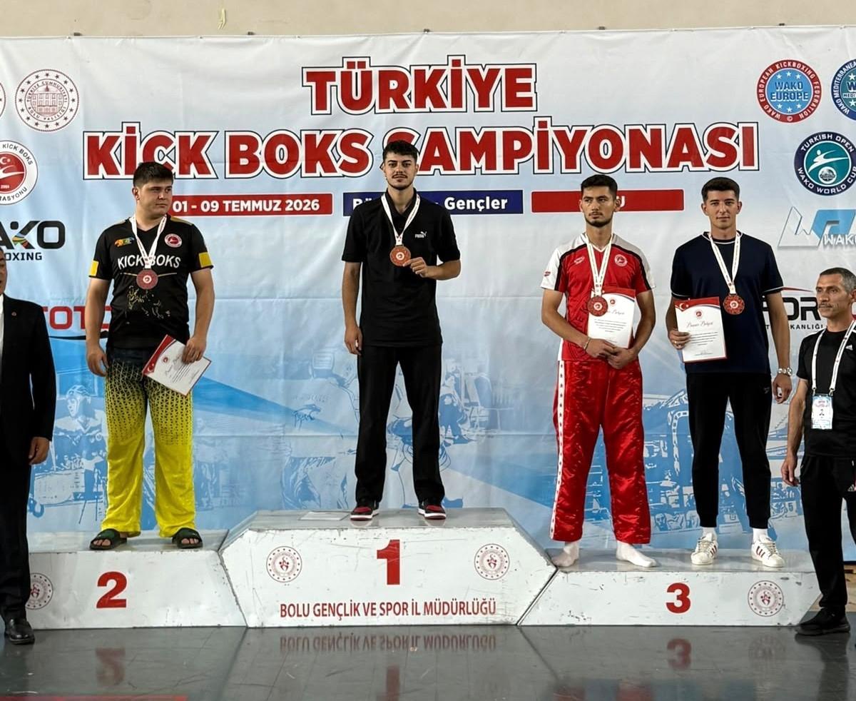 Alim Yönten Türkiye Kick Boks Şampiyonu oldu