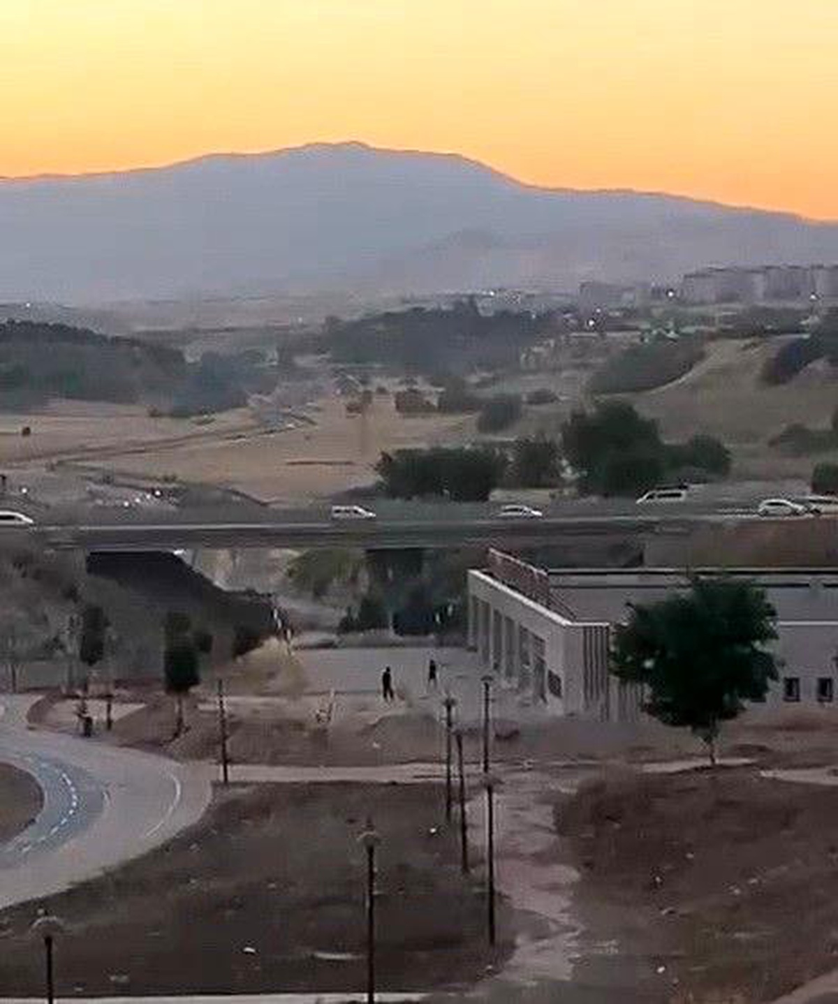 Adıyaman Millet Bahçesi\'nde Camlar Kırıldı