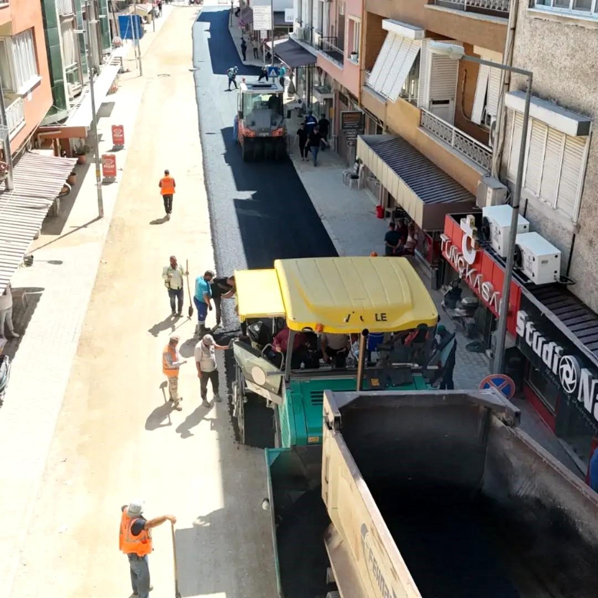 Yenipazar\'da sıcak asfalt çalışmaları hız kesmiyor