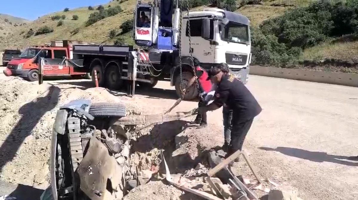 Yüksekova\'da trafik kazası: 3 yaralı