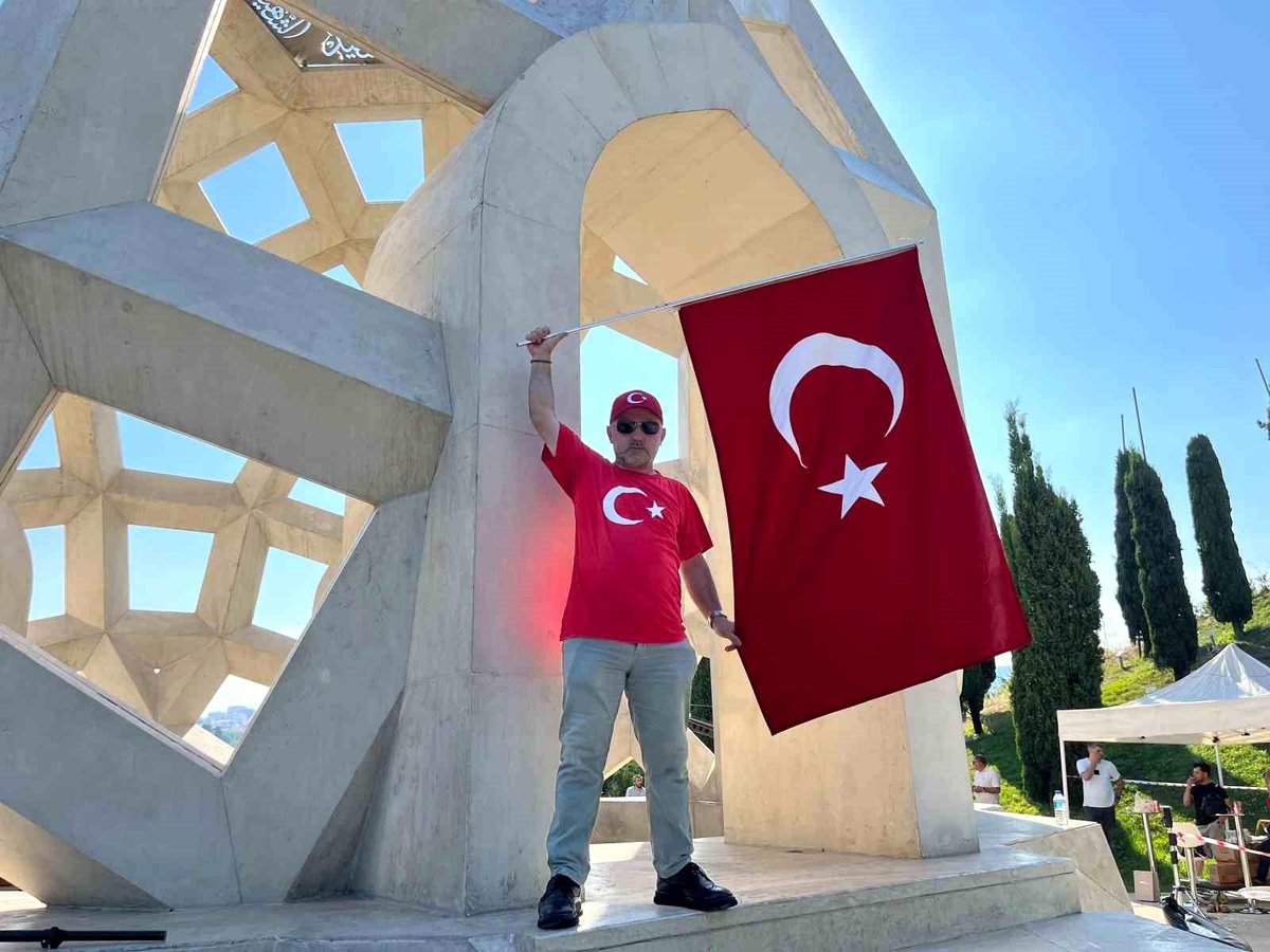 15 Temmuz\'un 10. yılında anıta akın