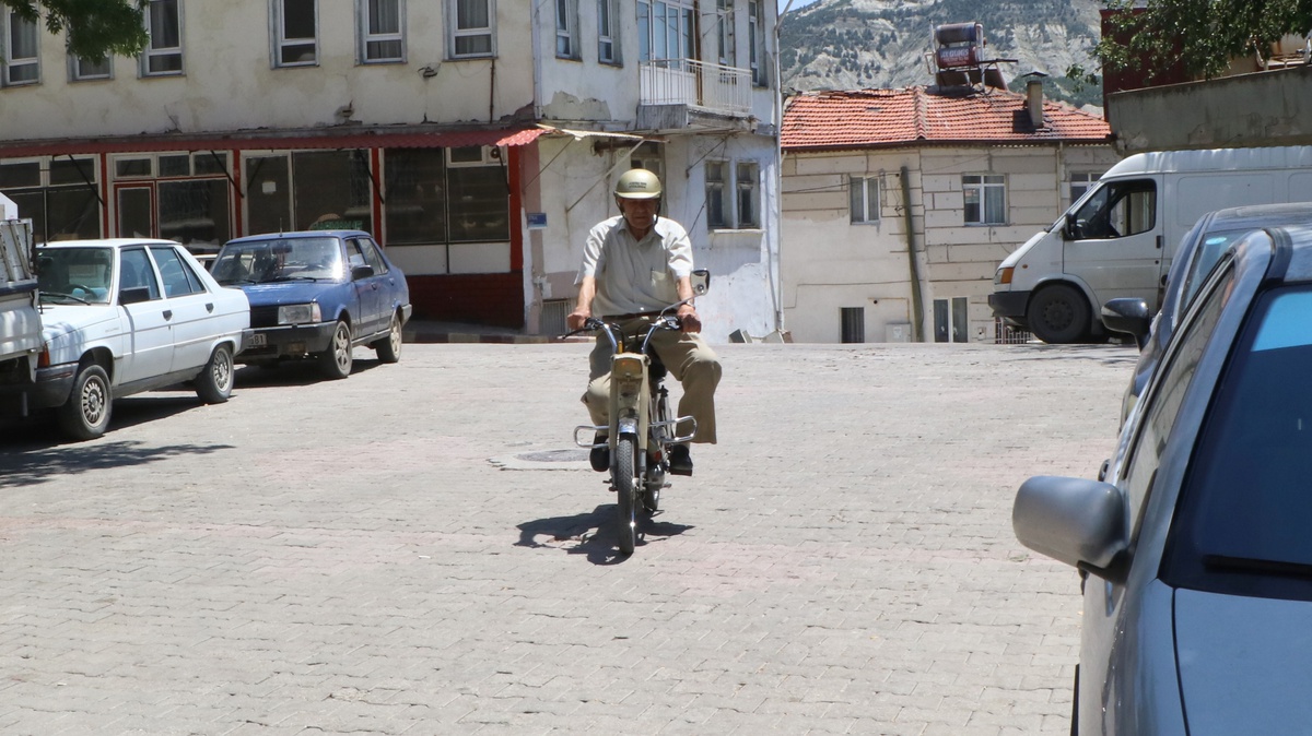 50 Yıldır Aynı Motosikletle Geziyor