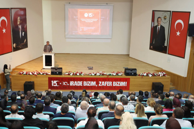 AİÇÜ'de 15 Temmuz'un 10. yılına özel konferans düzenlendi