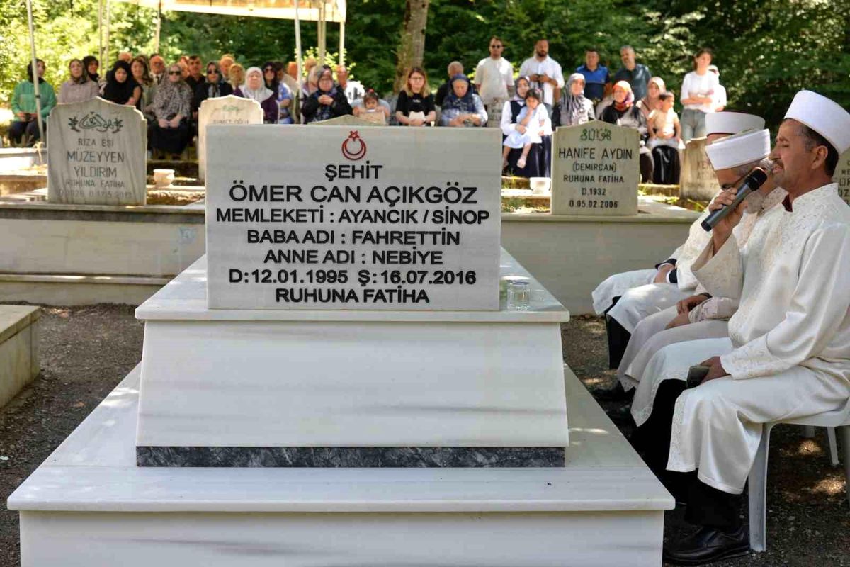 Sinop\'ta 15 Temmuz şehidi kabri başında anıldı