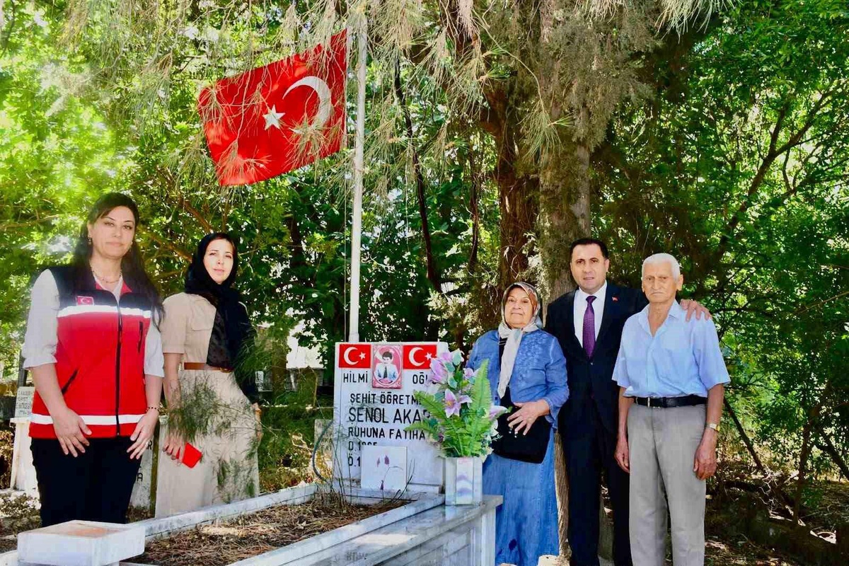 Müdürden şehit ailesine vefa: Kabir ziyareti sözü tutuldu
