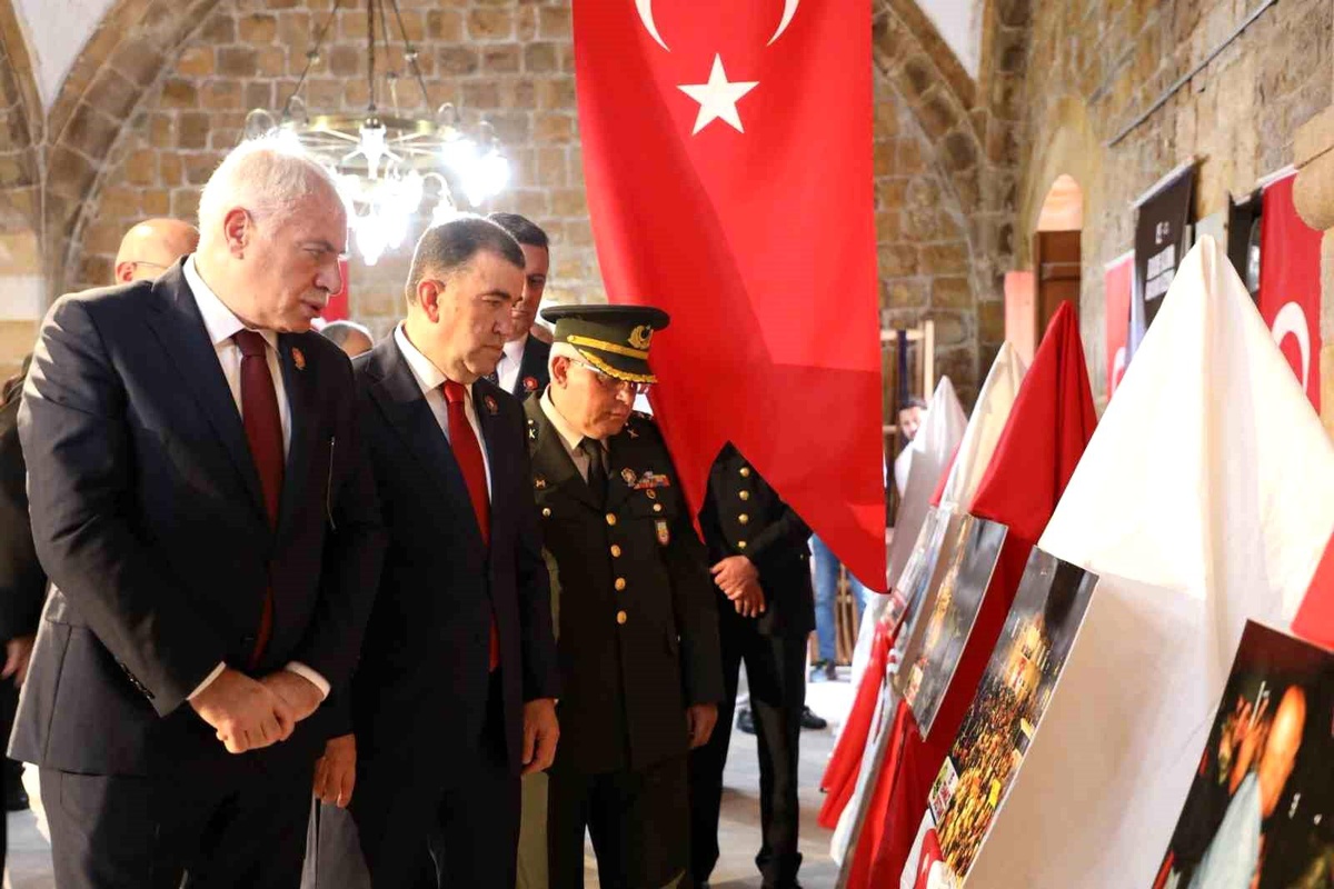 Bayburt\'ta 15 Temmuz konulu fotoğraf sergisi açıldı