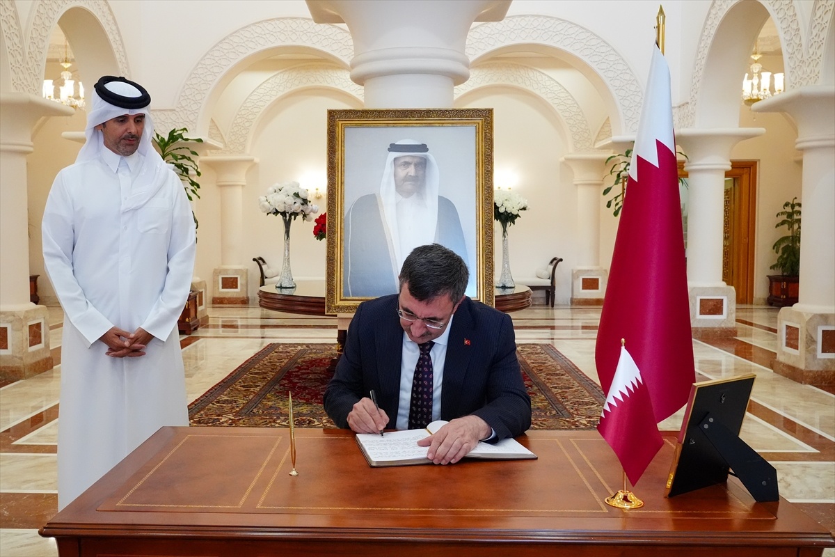 Cevdet Yılmaz\'dan Eski Katar Emirine Taziye Ziyareti