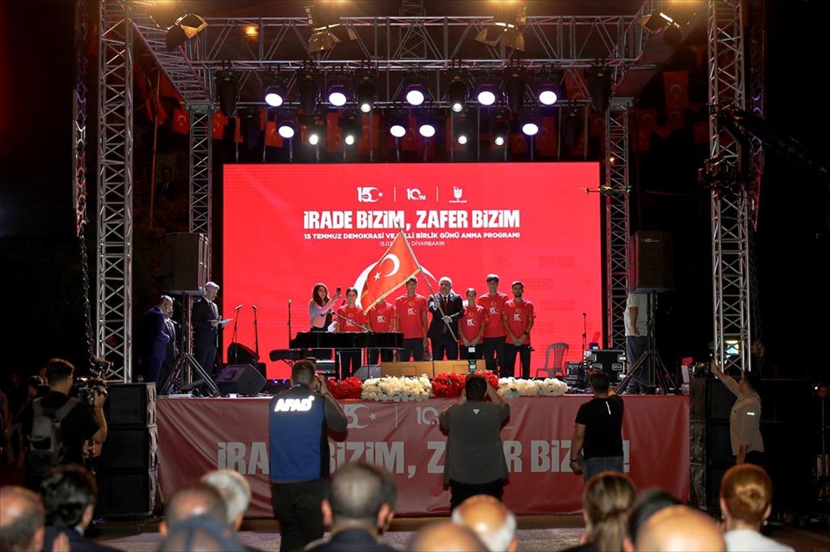 Diyarbakır ve çevre illerde 15 Temmuz Demokrasi ve Milli Birlik Günü etkinlikleri düzenlendi