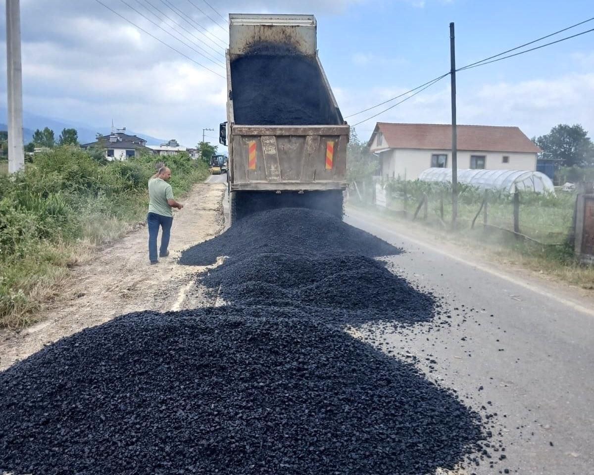 Esenli Köyü\'nde Yol Bakım Çalışmaları