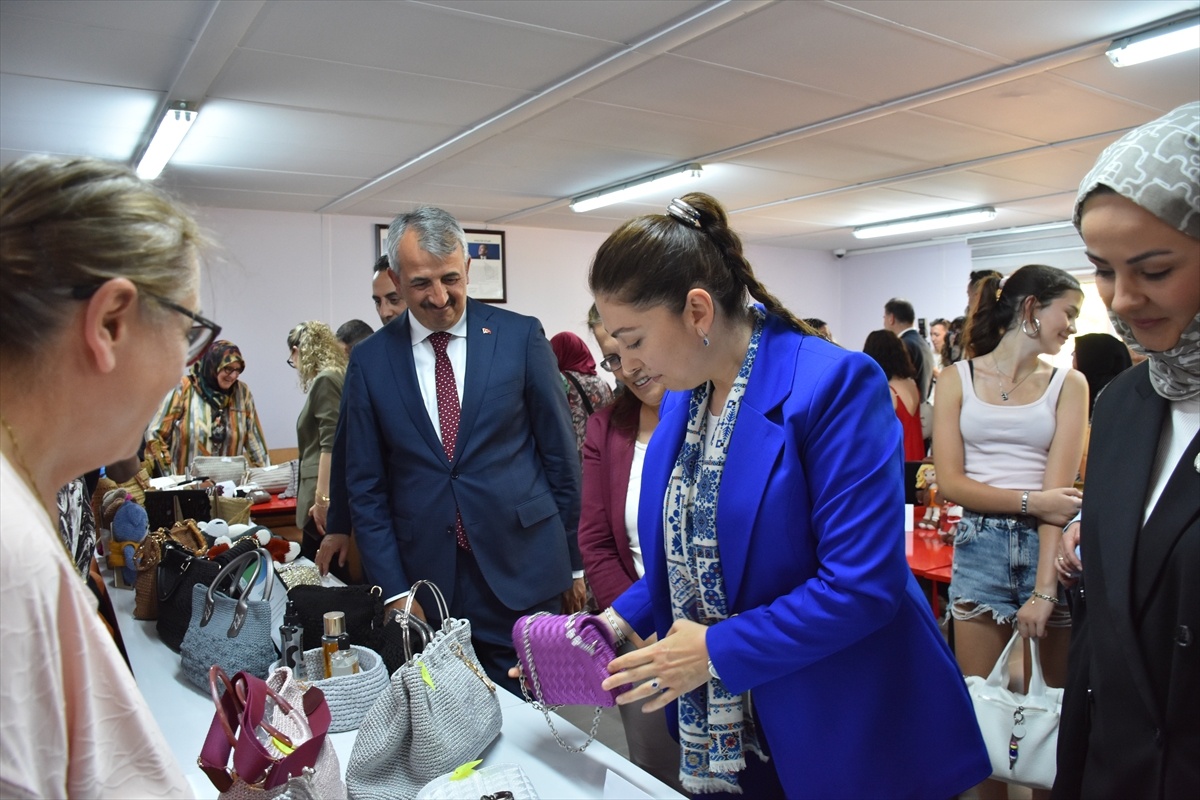 Edirne\'de şehit yakınlarının el emeği sergisi açıldı
