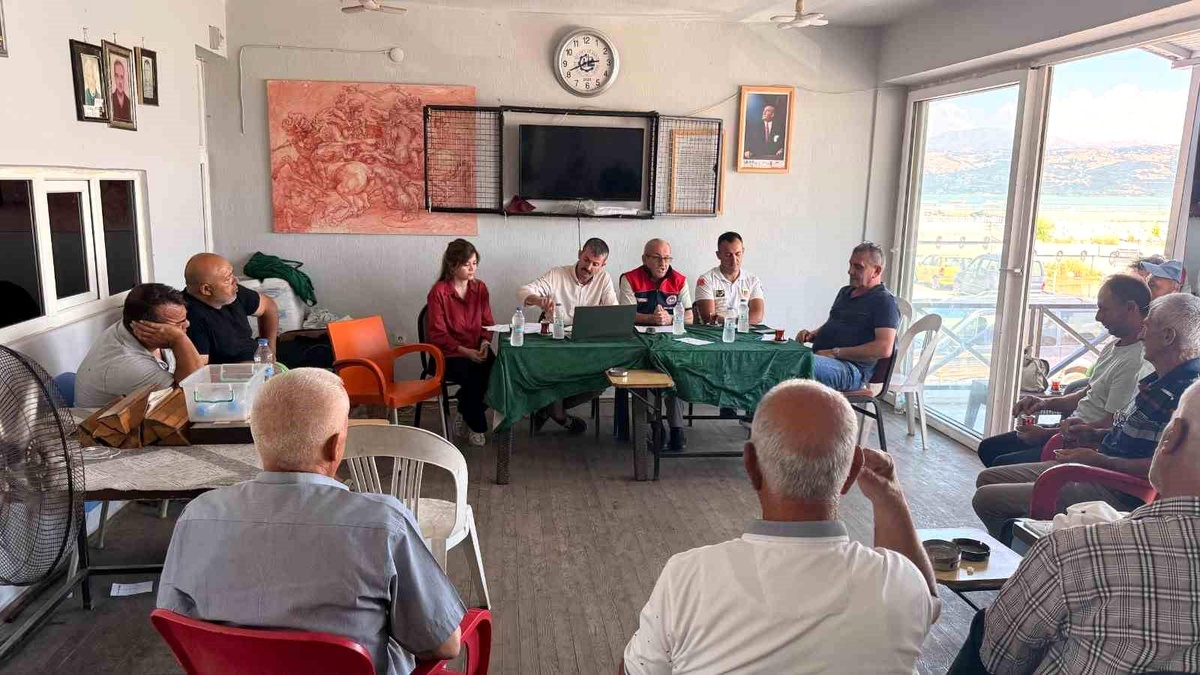Eğirdir Gölü\'nde Sürdürülebilir Balıkçılık Toplantısı