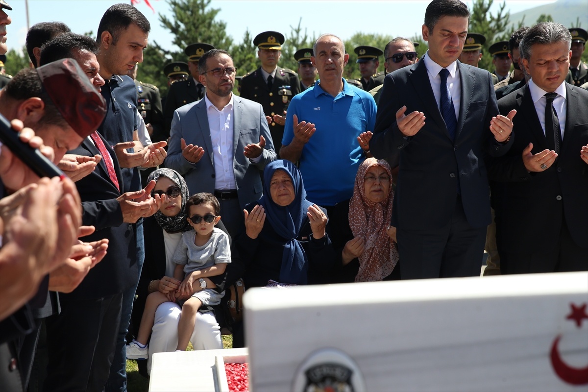 6 ilde 15 Temmuz şehitleri anıldı