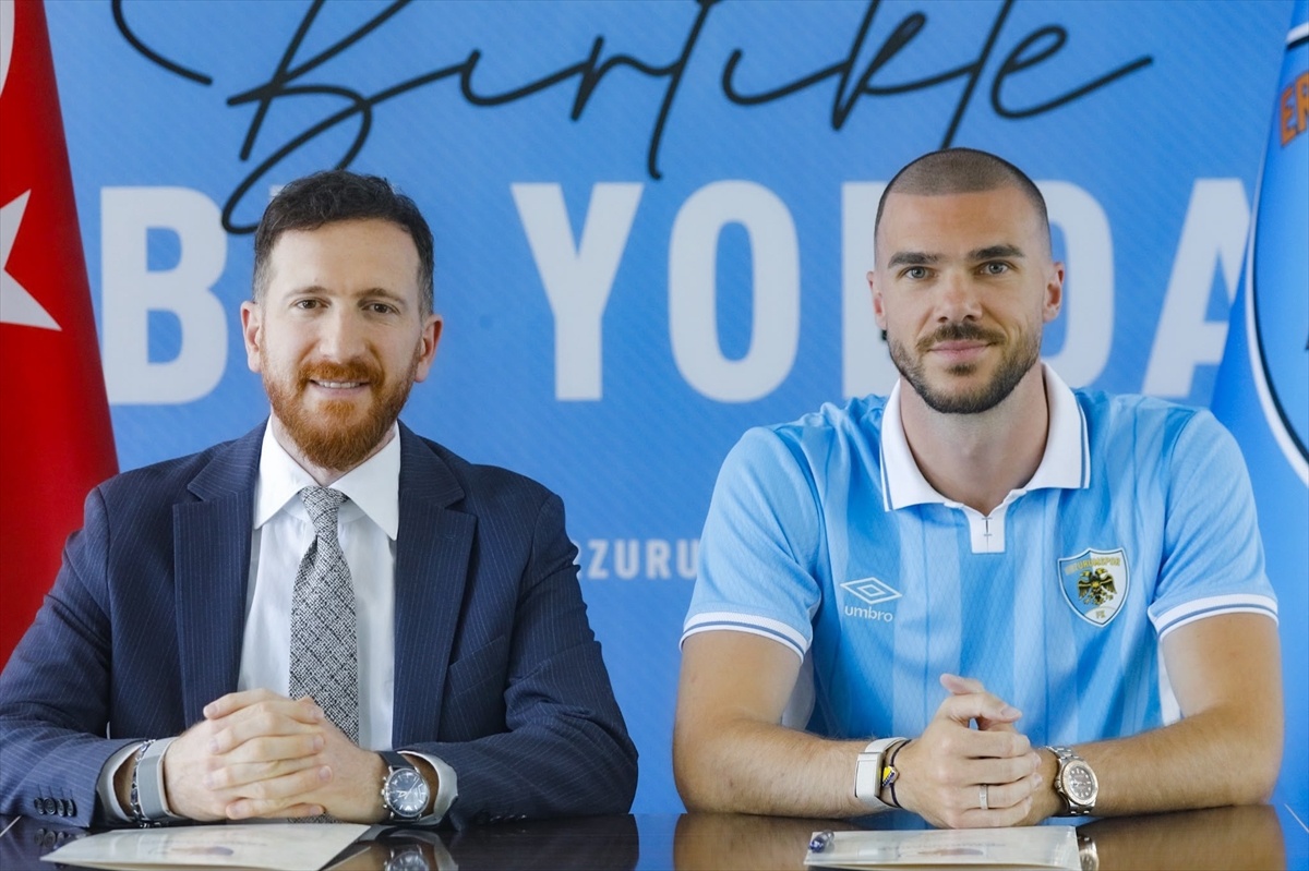 Erzurumspor, Nihad Mujakic\'i Transfere Etti