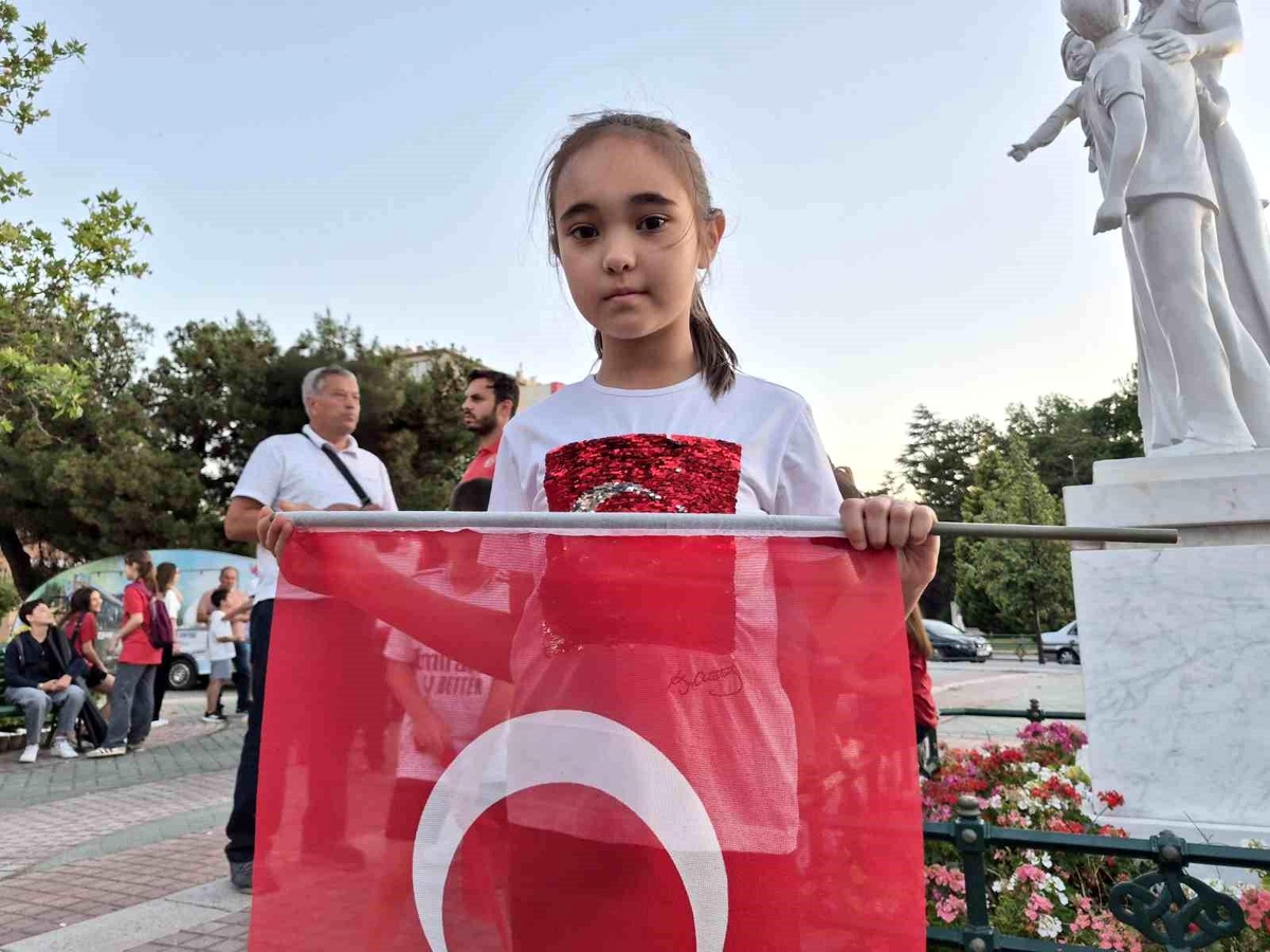 Minik Sporculardan 15 Temmuz\'a Anma Koşusu