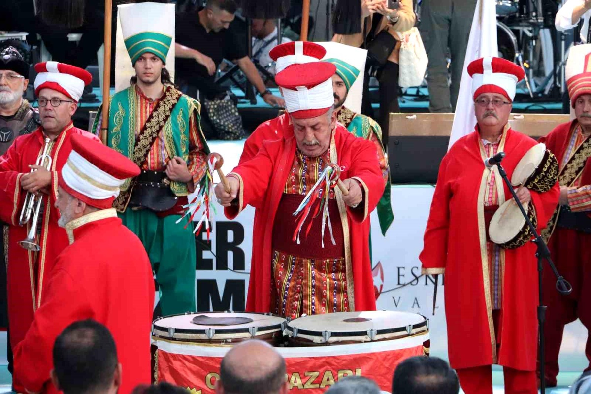 Eskişehir’de 15 Temmuz coşkusu: Binlerce bayrak bir yürek