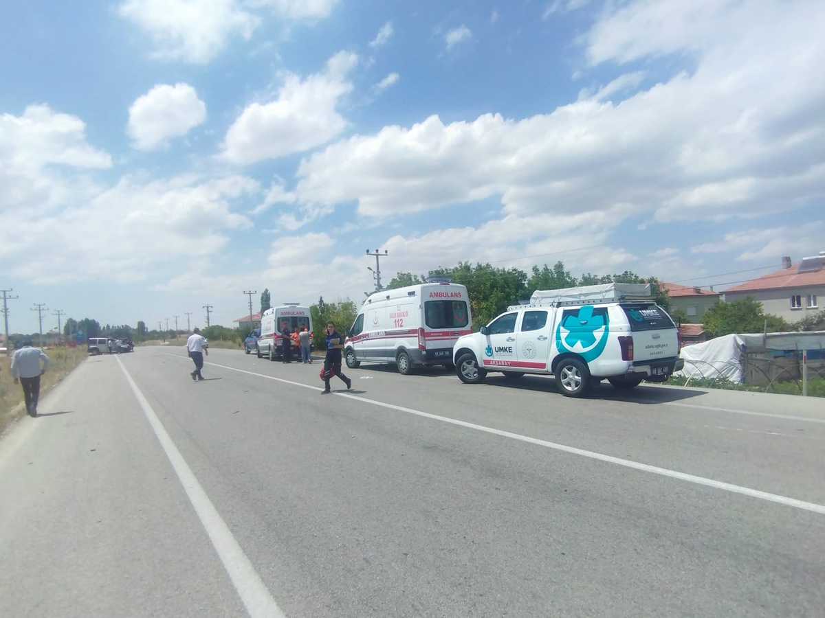 Aksaray\'da Trafik Kazası: 6 Yaralı