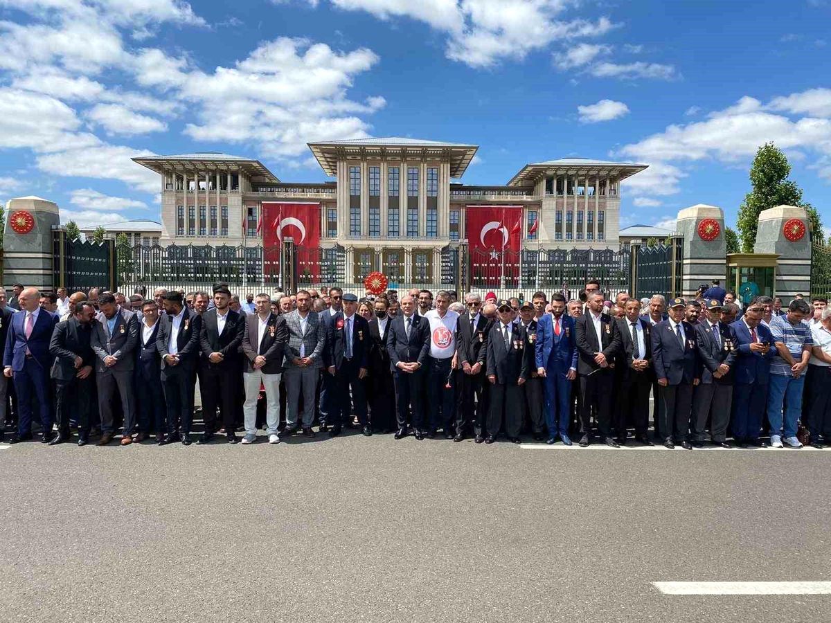 15 Temmuz unutulmadı, unutturulmayacak