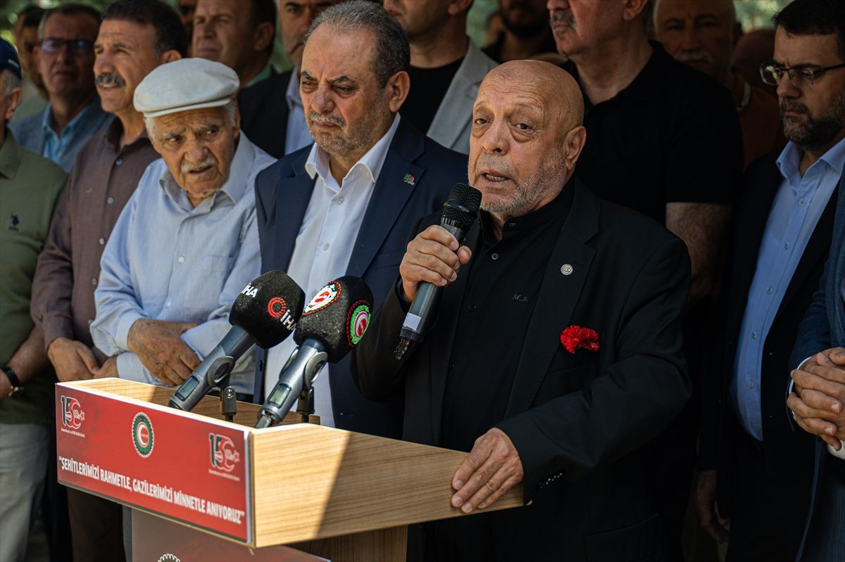 HAK-İŞ Başkanı Arslan 15 Temmuz Şehitlerini Andı